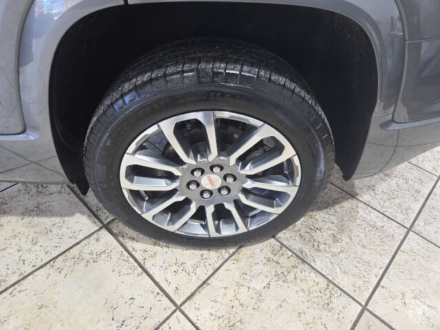 2022 GMC Acadia Denali