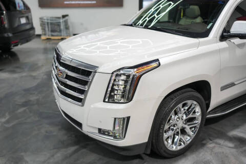 2016 Cadillac Escalade Luxury Collection