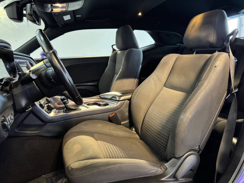 2019 Dodge Challenger SXT