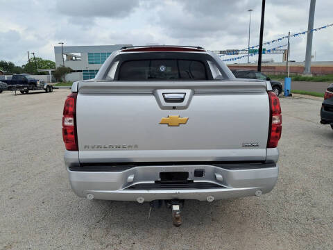 2013 Chevrolet Avalanche LS Black Diamond