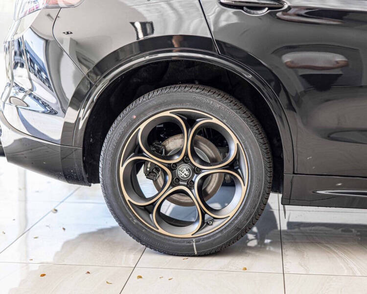 2025 Alfa Romeo Stelvio