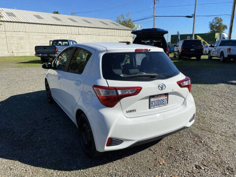 2018 Toyota Yaris 5-Door LE