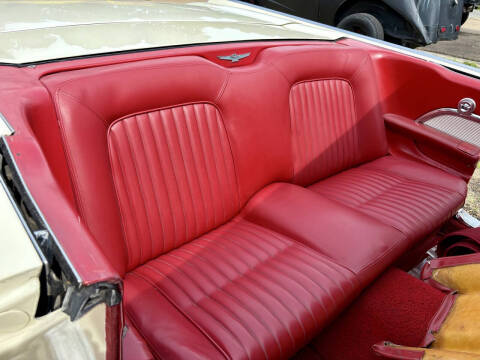 1962 Ford Thunderbird