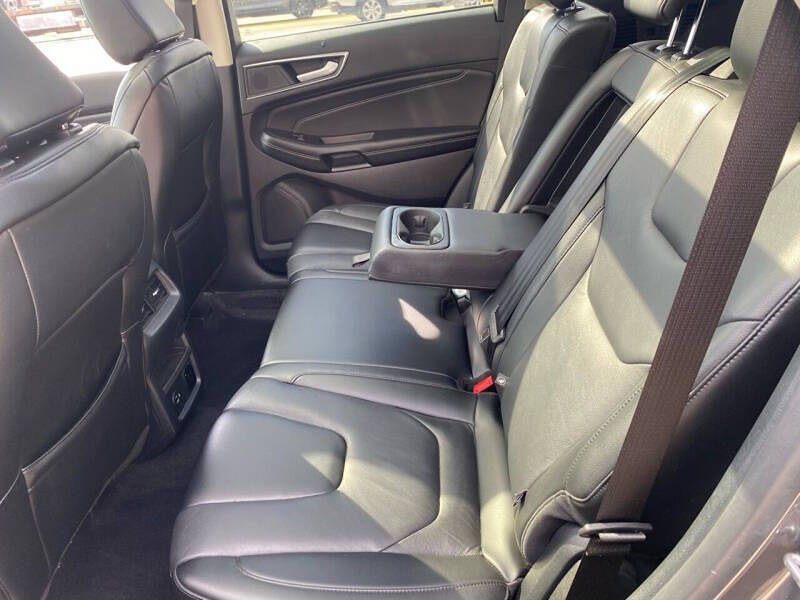 2021 Ford Edge Titanium