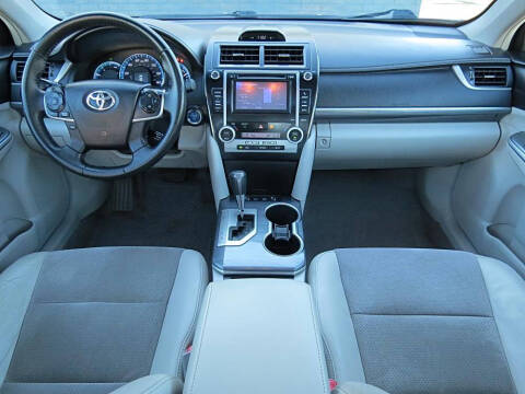 2014 Toyota Camry Hybrid XLE