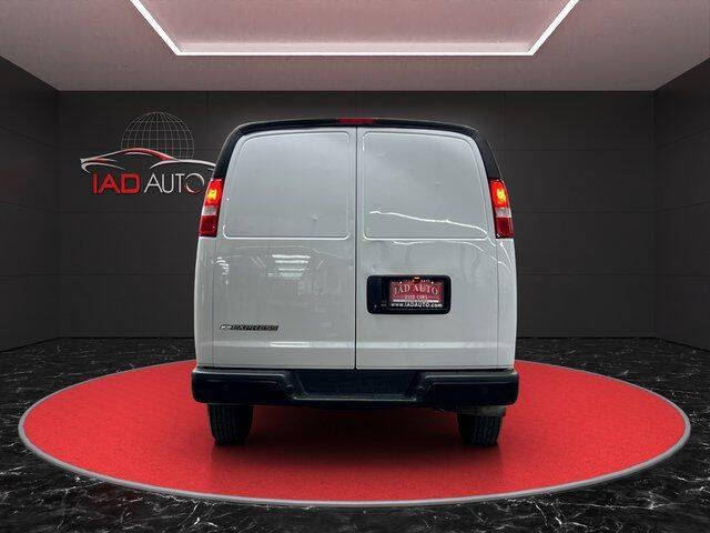 2022 Chevrolet Express 2500