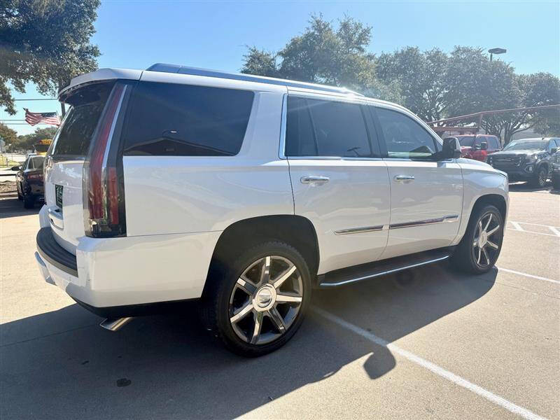 2016 Cadillac Escalade Luxury Collection