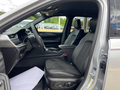 2025 Jeep Grand Cherokee Altitude