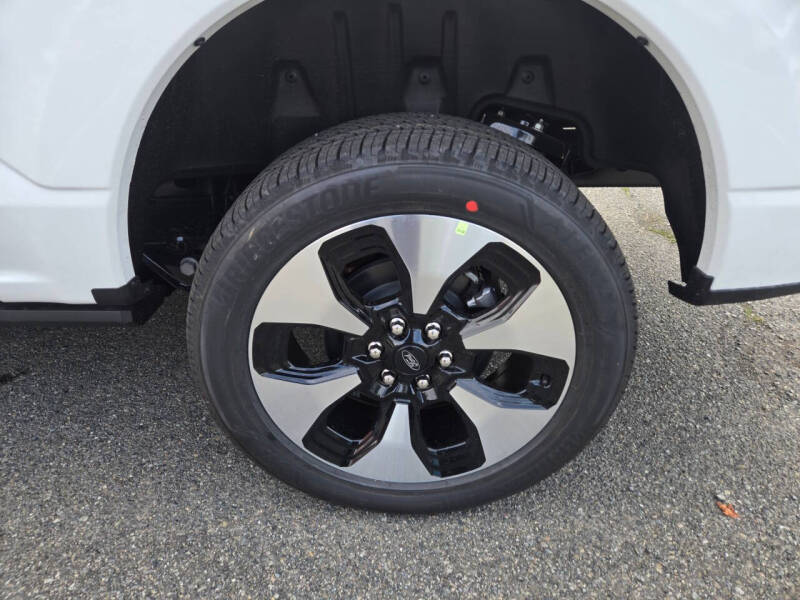 2025 Ford F-150 Lightning Platinum