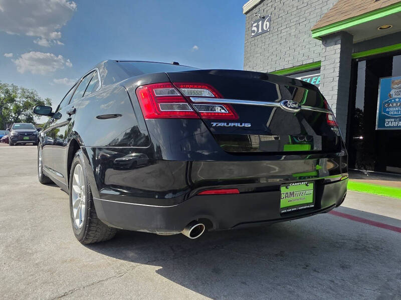 2013 Ford Taurus SE