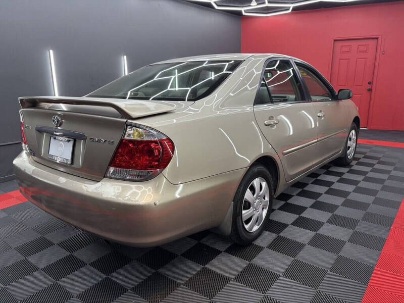 2005 Toyota Camry LE