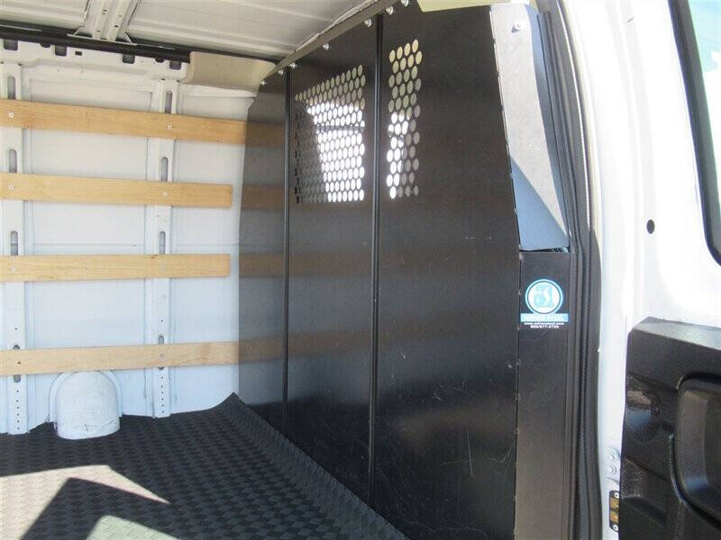 2022 GMC Savana 2500