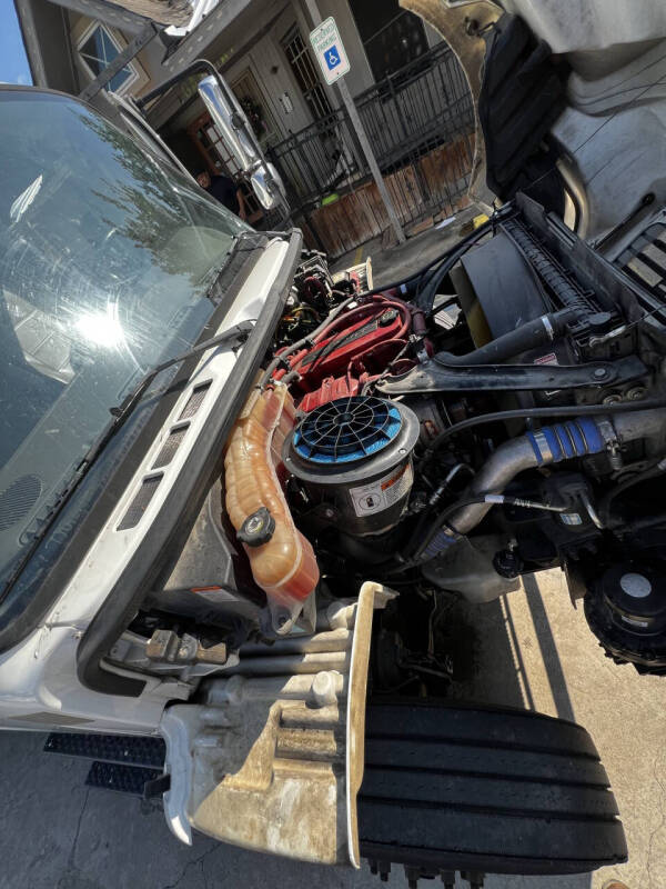 2019 Freightliner M2 106