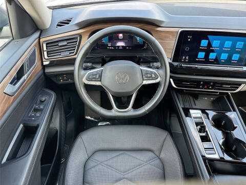 2025 Volkswagen Atlas SE
