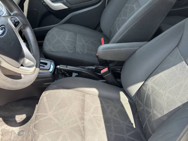 2012 Ford Fiesta SE
