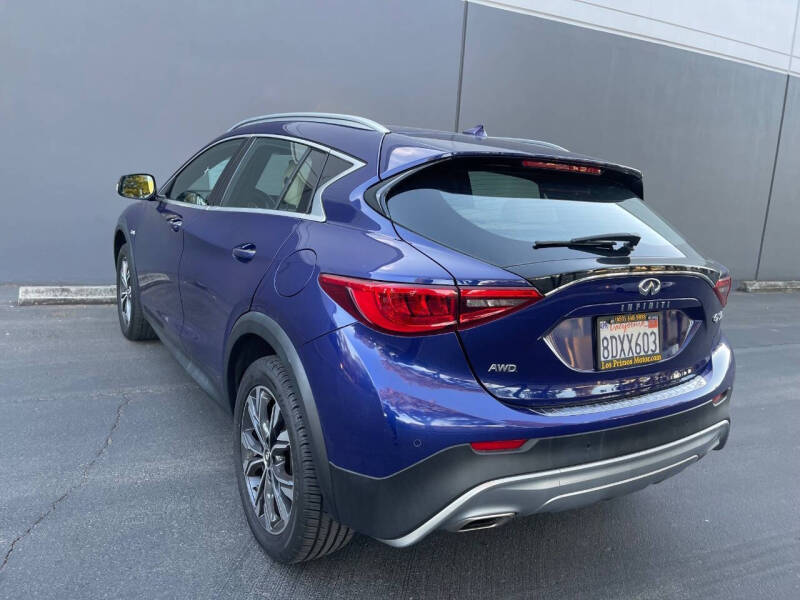 2017 Infiniti QX30 Premium