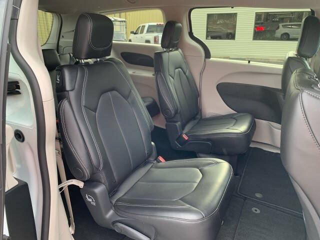 2024 Chrysler Pacifica Touring L