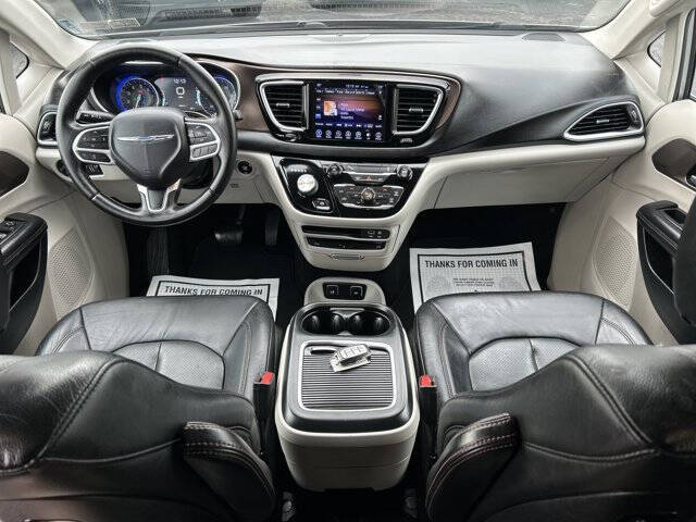 2017 Chrysler Pacifica Touring-L Plus