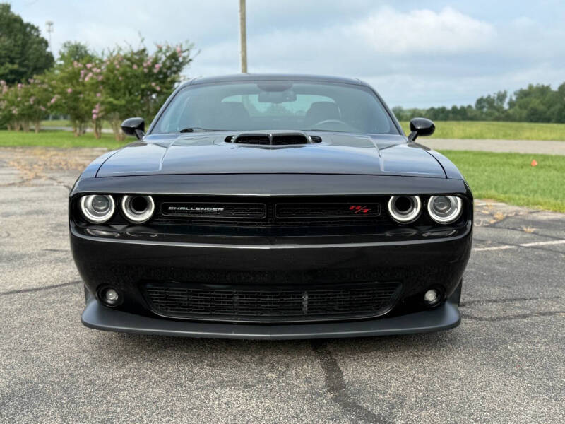 2016 Dodge Challenger 392 HEMI Scat Pack Shaker