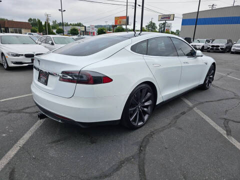 2015 Tesla Model S 70D
