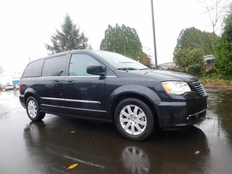 2016 Chrysler Town and Country Touring