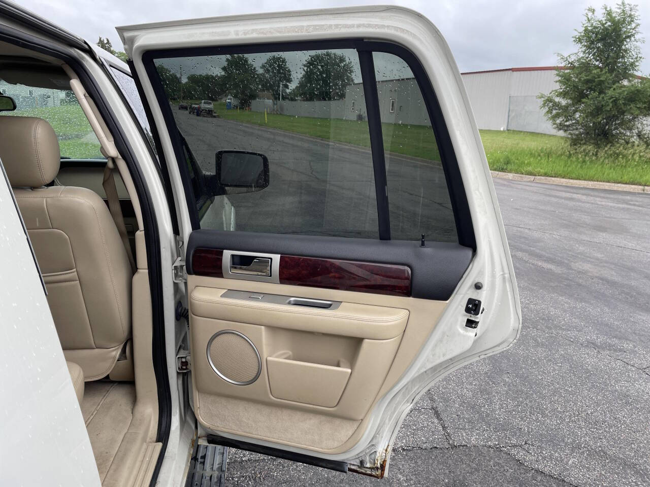 2005 Lincoln Navigator for sale at Twin Cities Auctions in Elk River, MN