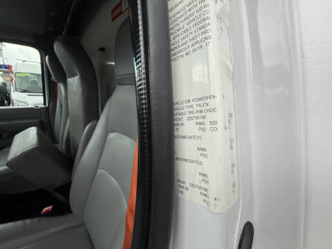 2017 Ford E-Series E-350 SD