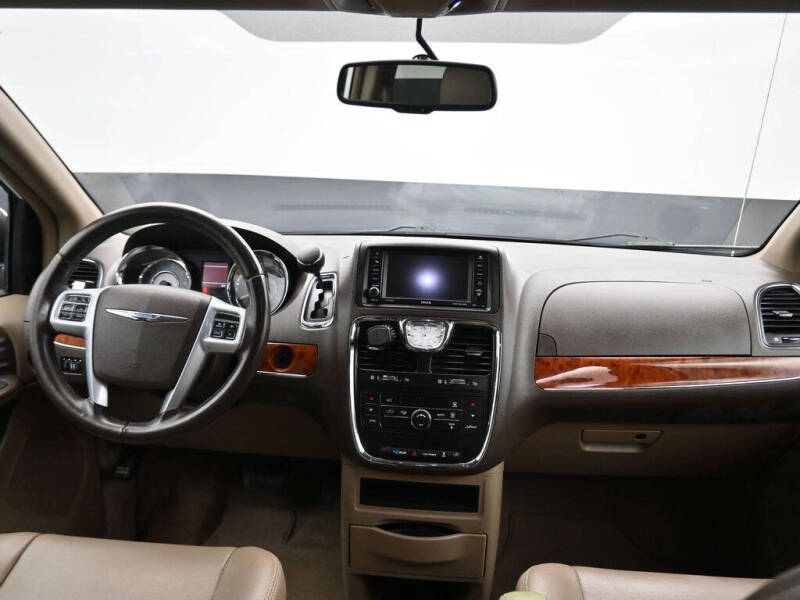 2014 Chrysler Town and Country Touring