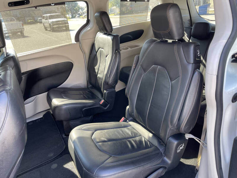 2017 Chrysler Pacifica Touring Plus