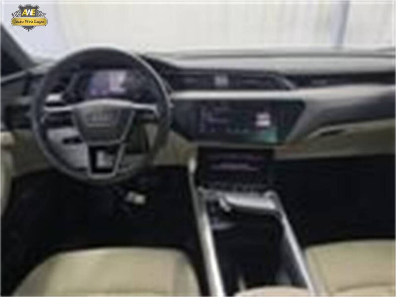 2024 Audi Q8 Sportback e-tron quattro Premium Plus S line