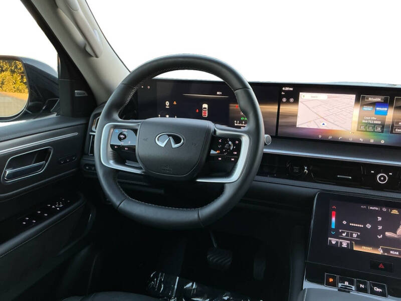 2025 Infiniti QX80 Luxe