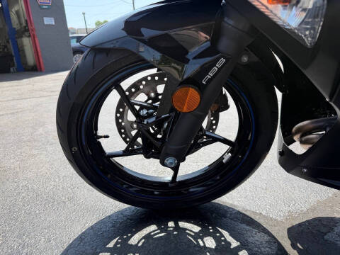 2025 Kawasaki Ninja 500 SE ABS