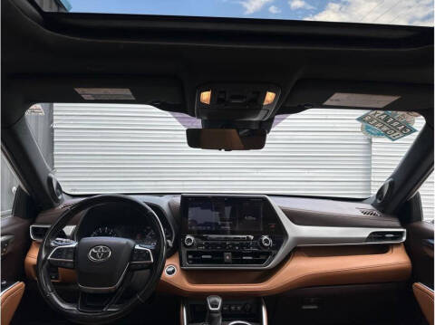 2021 Toyota Highlander Platinum