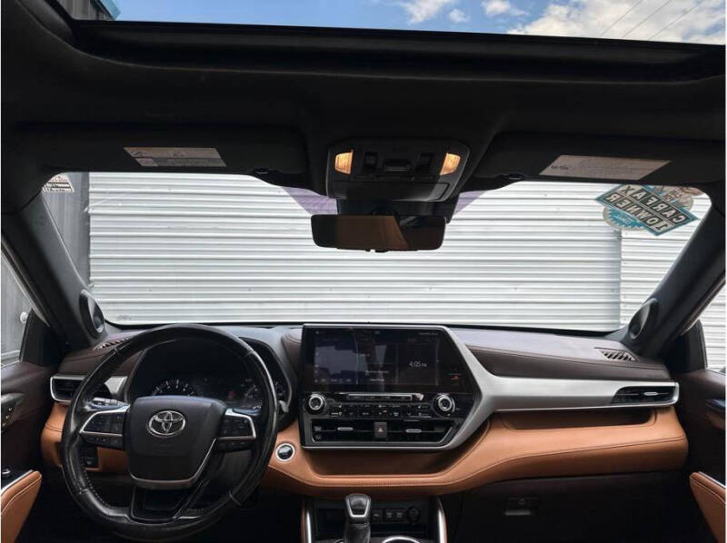 2021 Toyota Highlander Platinum