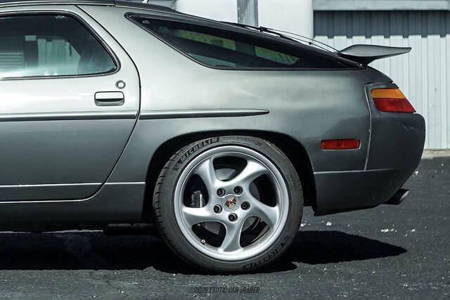 1988 Porsche 928 S4
