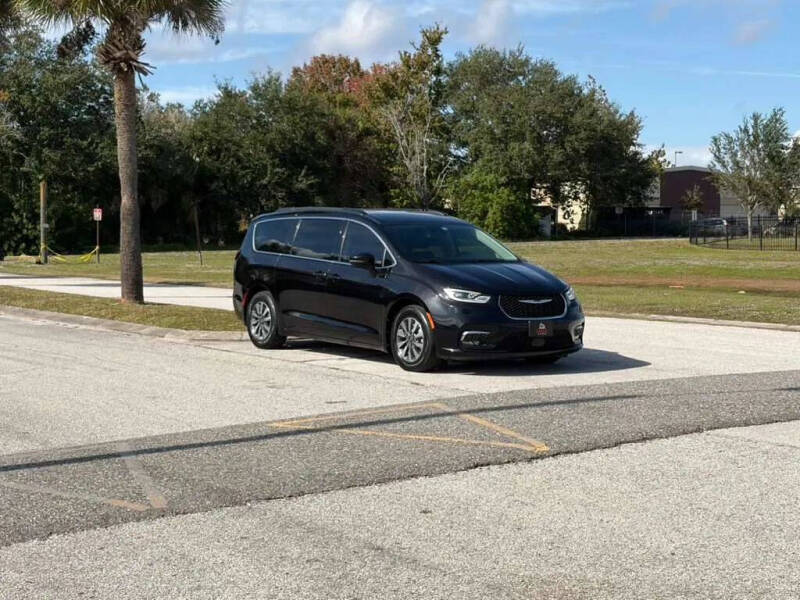 2022 Chrysler Pacifica Hybrid Touring L