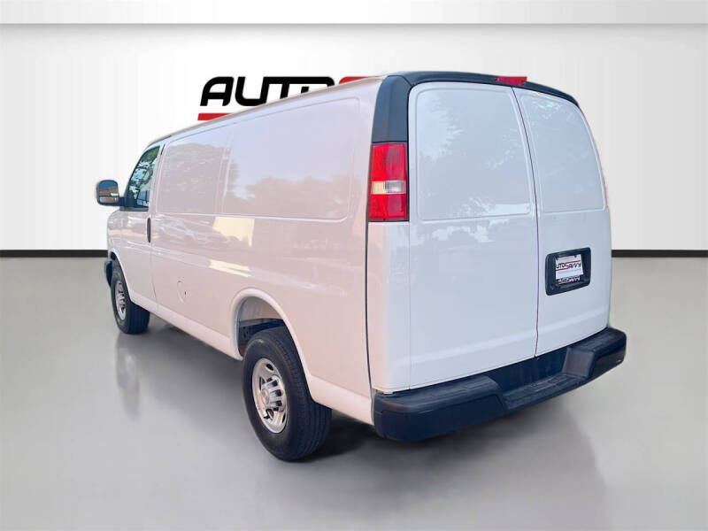 2025 Chevrolet Express 2500