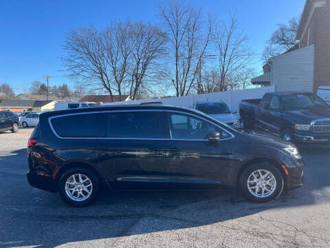 2023 Chrysler Pacifica Touring