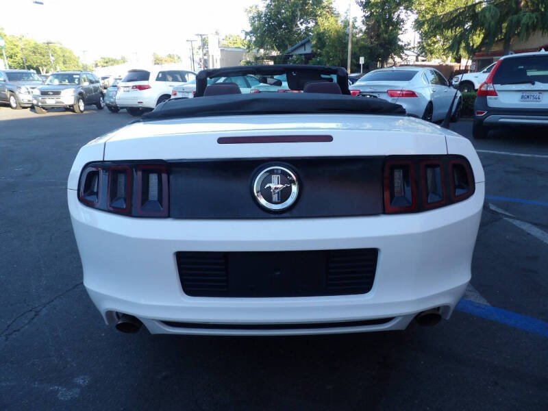 2013 Ford Mustang V6