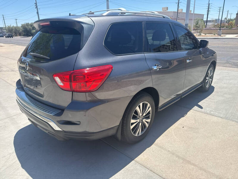 2017 Nissan Pathfinder SV