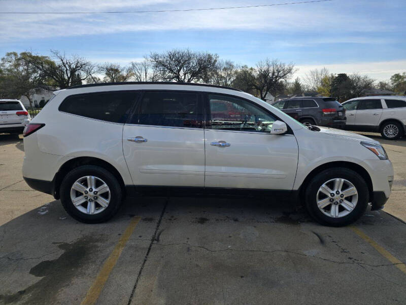 2014 Chevrolet Traverse 2LT photo 6