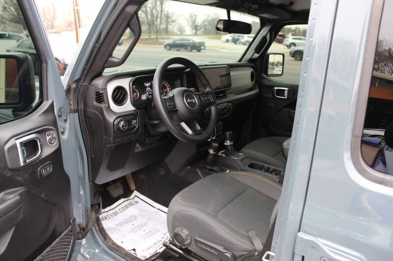 2025 Jeep Gladiator NightHawk