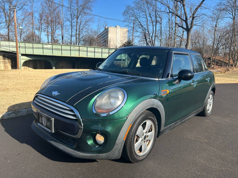 MINI Cooper's photo