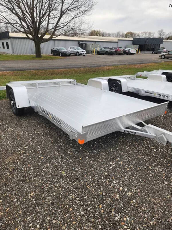 2025 Bear Track BTU82144S