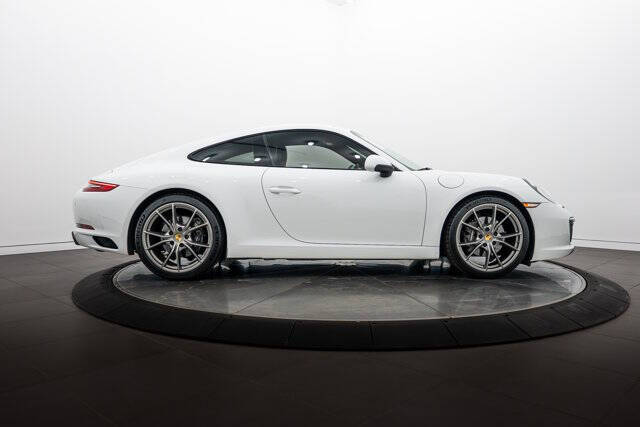 2017 Porsche 911 Carrera