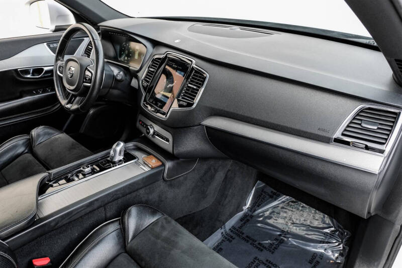 2016 Volvo XC90 T8 eAWD R-Design