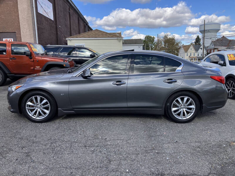 2015 Infiniti Q50 Premium
