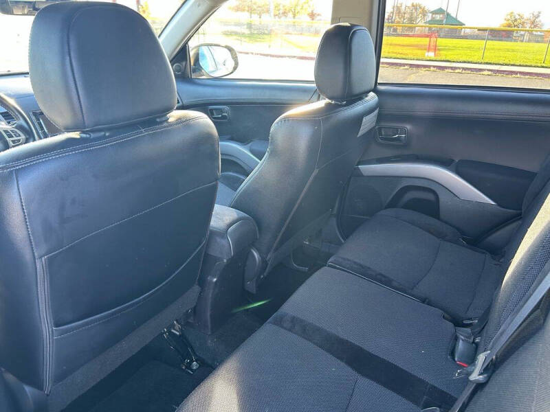 2010 Mitsubishi Outlander XLS