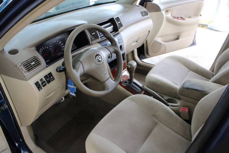 2005 Toyota Corolla LE