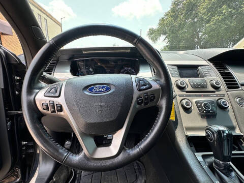 2018 Ford Taurus SEL